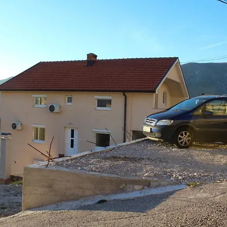 Horizont 3-bedroom With View & Private Parking * Μόσταρ
